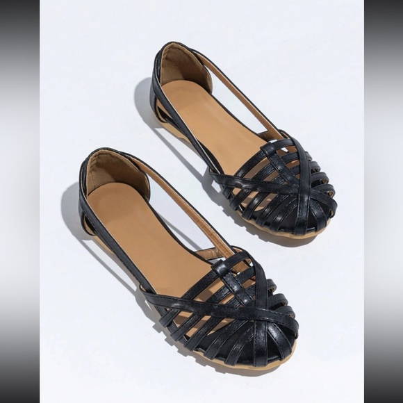 Strappy Flat Sandals - Picture 4 of 6